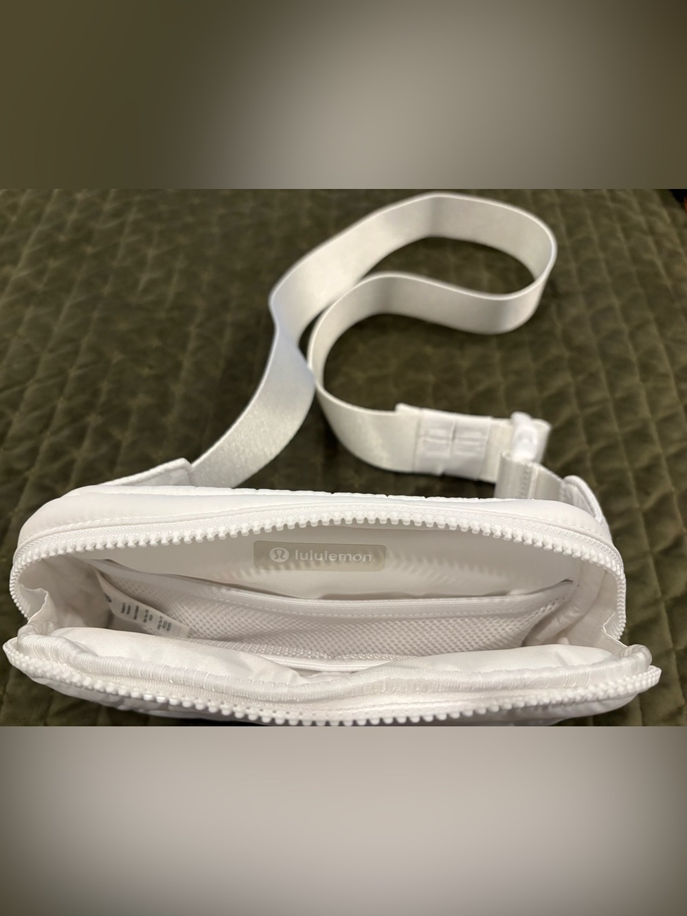 lululemon athletica Wunder Puff Everywhere Belt Bag - Picture 3 of 3